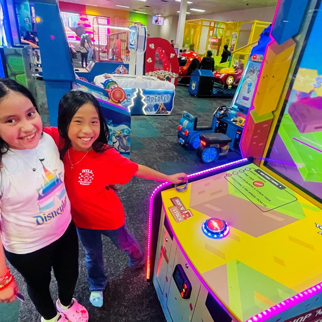 Chuck-E-Cheese